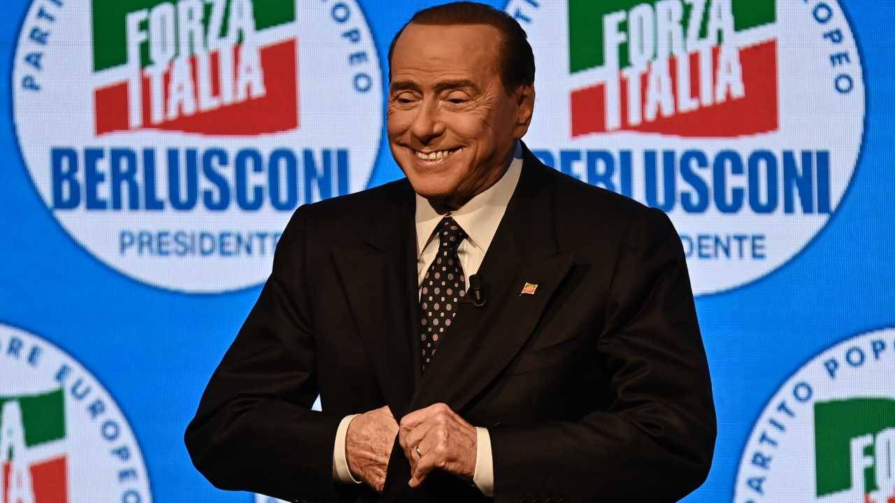 Berlusconi migliora. Il fratello Paolo: ” Siamo fiduciosi”