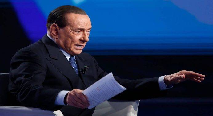 Berlusconi, il bollettino del San Raffaele: “Progressivo e costante miglioramento”