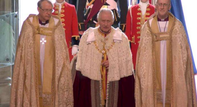 Regno Unito, la diretta dell’incoronazione di Re Carlo III e della Regina Camilla (Video)