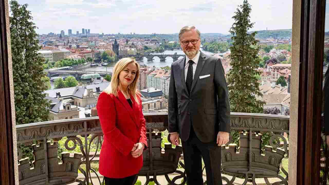 Meloni a Praga a colloquio con il premier Petr Fiala