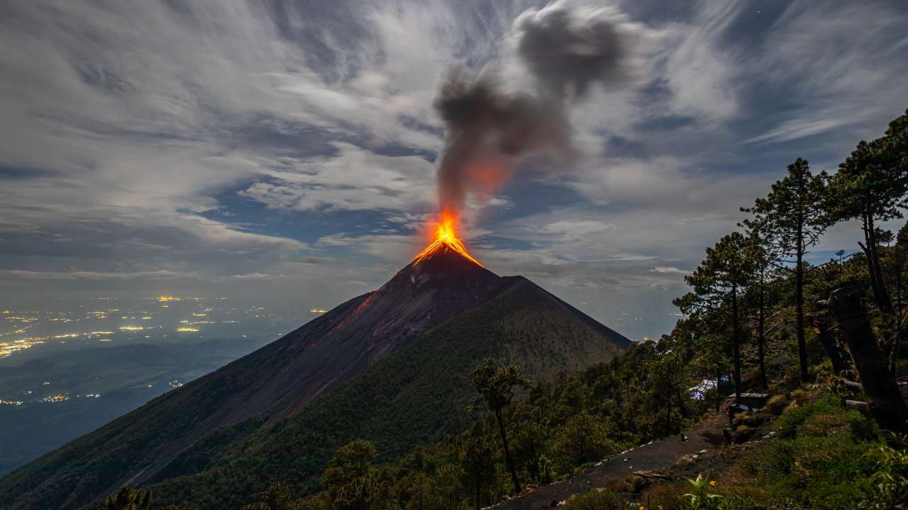 Guatemala: erutta il vulcano Fuego, migliaia di evacuati