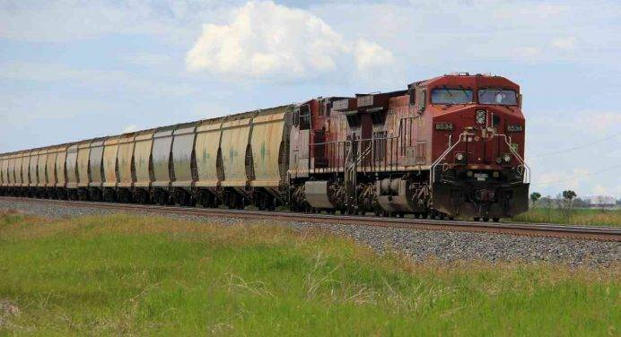 Crimea, treno con grano deraglia a Simferopoli: “Attentato”