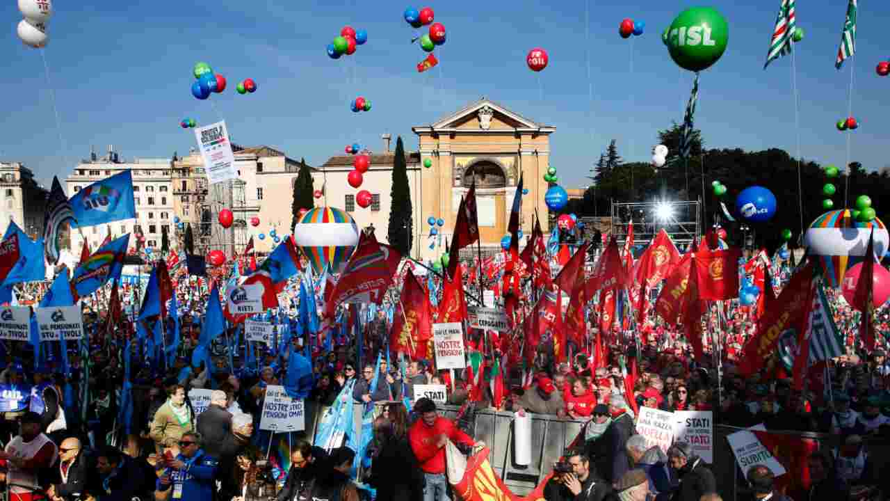 Manifestazione Cgil Cisl Uil a Potenza, Sbarra: “Ripartire dal lavoro”