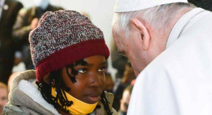 Giornata Rifugiati, Papa: “Accogliere i tanti disperati senza scuse e indugi”