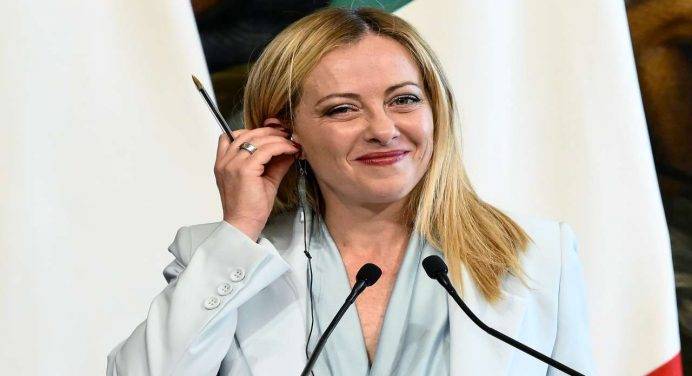 Russia, Meloni: “Convocati i ministri competenti e l’intelligence italiana per avere elementi maggiori”
