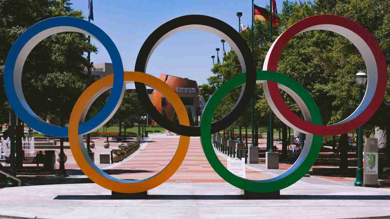 Consiglio d’Europa: “Vietare la partecipazione di atleti russi e bielorussi ai Giochi olimpici”