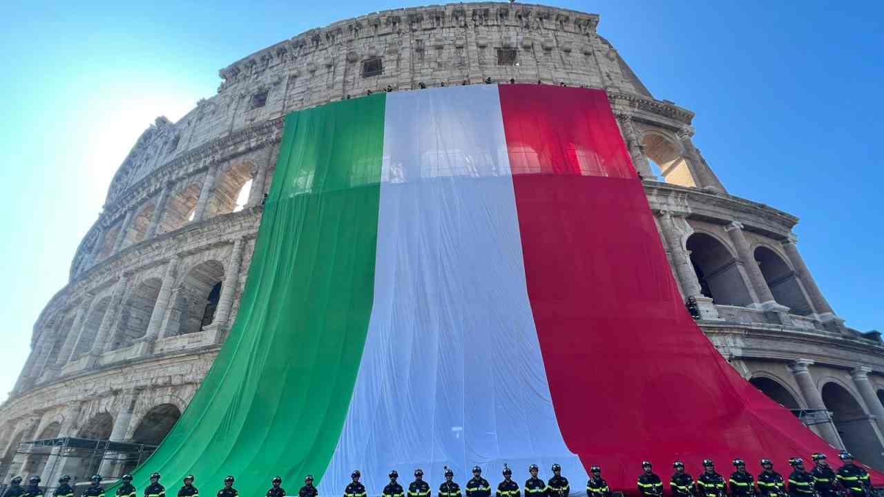 Parata e Frecce Tricolori: il programma della Festa della Repubblica a Roma