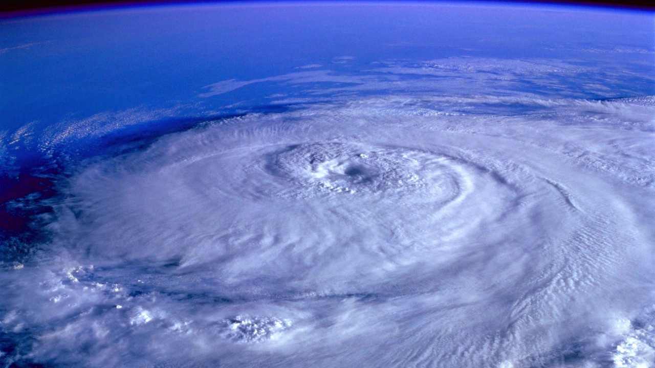 Taiwan: il tifone Khanun ha colpito la costa settentrionale del paese