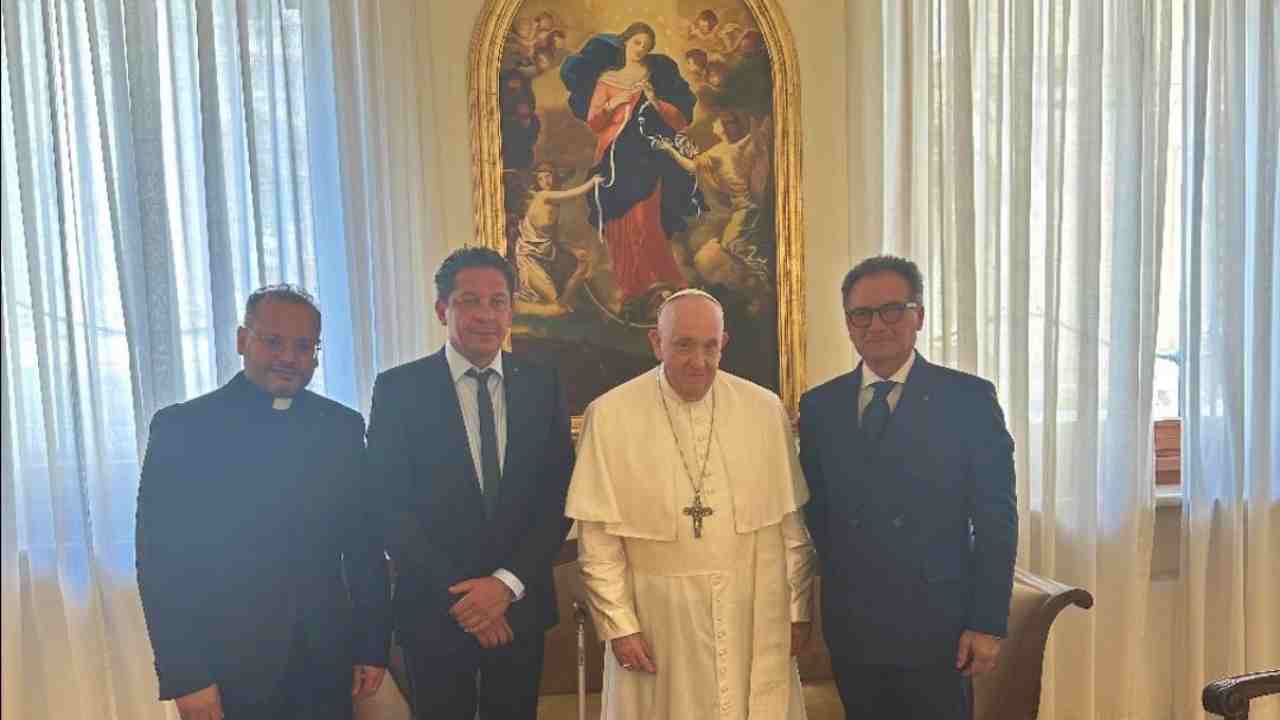 Il Papa benedice le iniziative dell’Associazione Bambino Gesù del Cairo