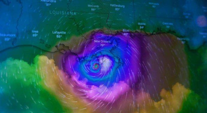 Allerta in Messico per l’arrivo dell’uragano Lidia di categoria 4