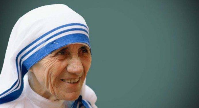 Madre Teresa, la “matita di Dio” vicina agli ultimi