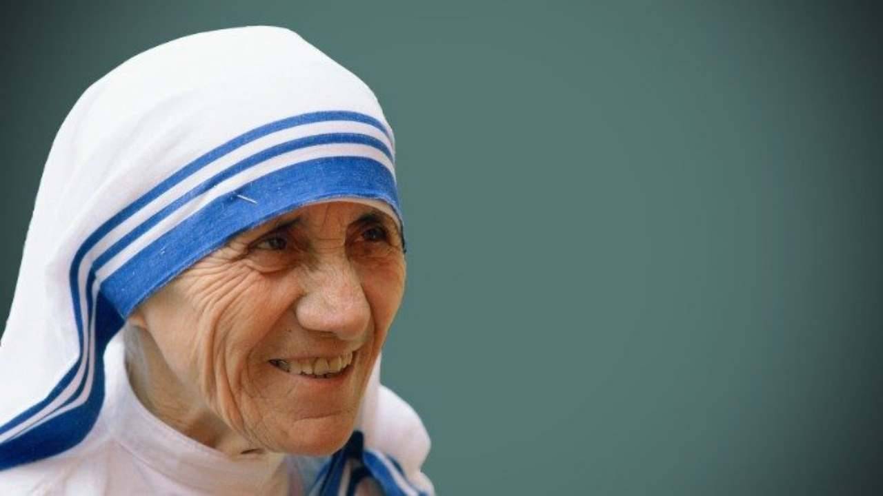 Madre Teresa, la “matita di Dio” vicina agli ultimi
