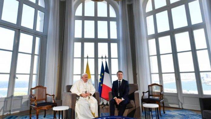 Papa e Macron