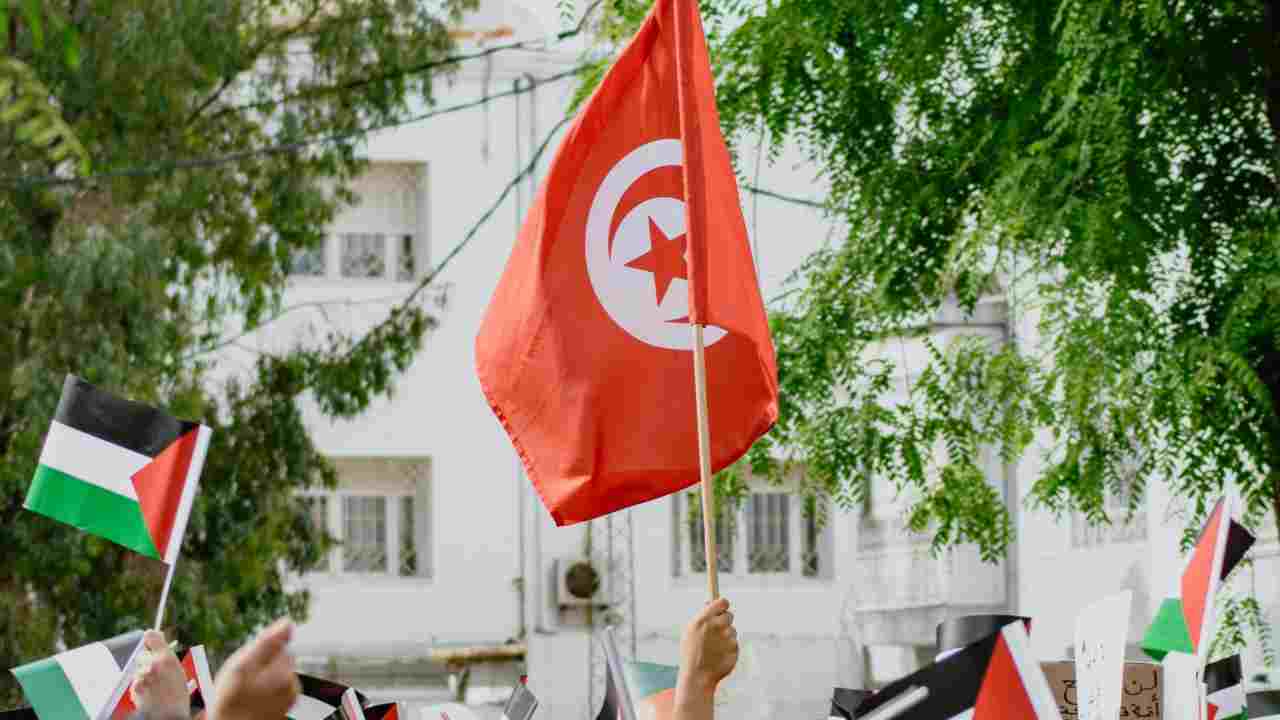 Tunisia, smantellata rete di trafficanti di esseri umani