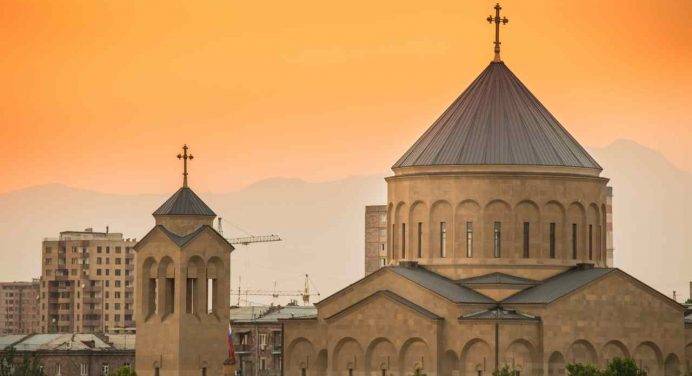 Armenia-Azerbaigian: a rischio i luoghi di culto