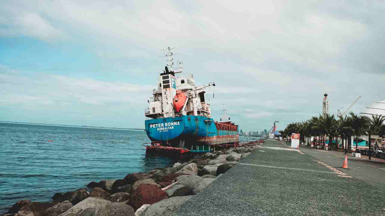 Tensioni tra la Cina e le Filippine dopo la collisione tra navi nel Mar Cinese