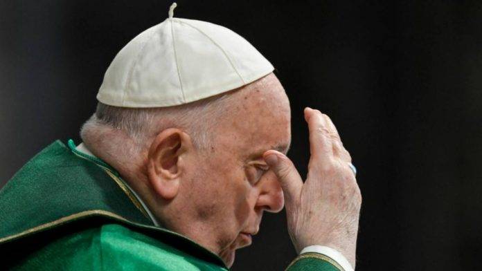Papa Francesco Messa povertà bruni