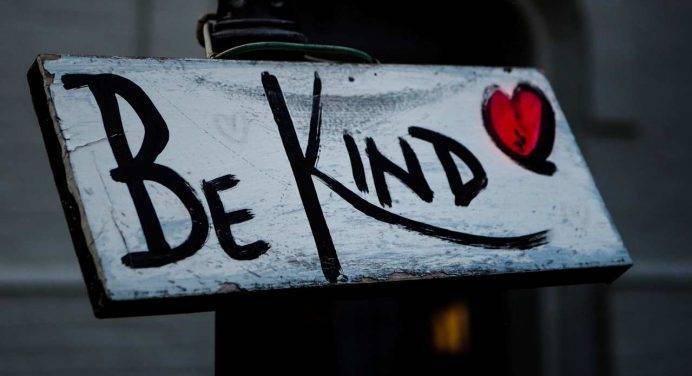 La gentilezza: qualcosa di grande che si rivela nei piccoli gesti