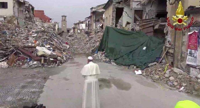 Sisma Centro-Italia, Papa Francesco: “Nella ricostruzione rispettare persona e natura”