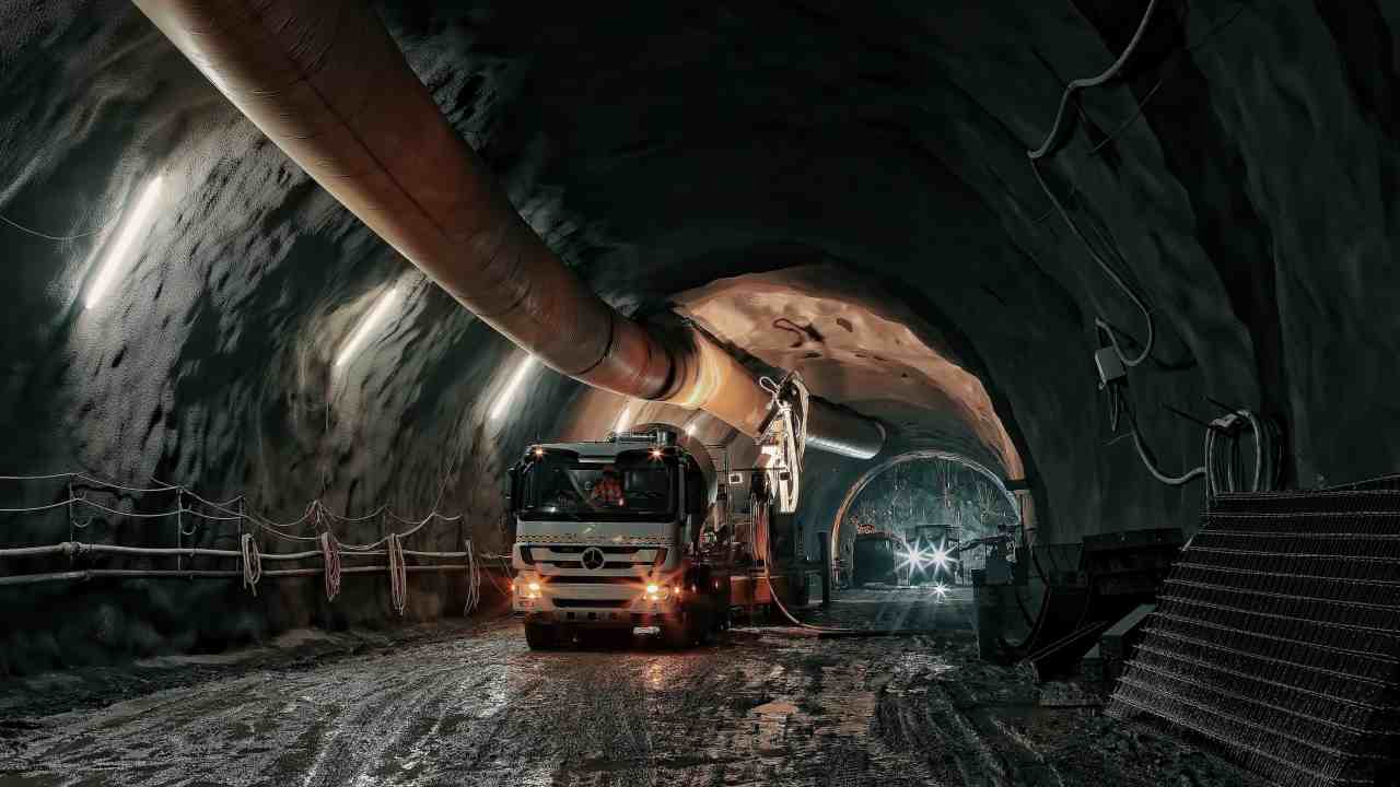Taiwan: 70 minatori intrappolati nelle miniere, 127 persone nei tunnel