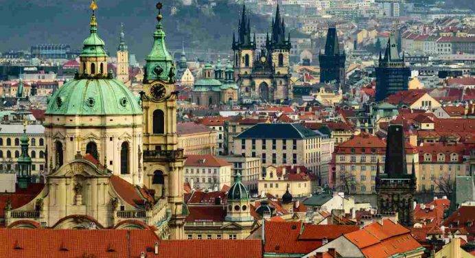 Strage a Praga, il presidente ceco: “Sconvolto”. Cordoglio dall’Italia