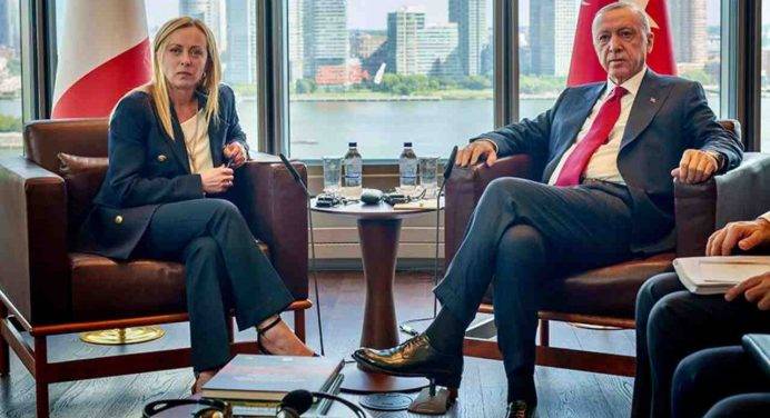 Bilaterale Meloni Erdogan a Dubai: “Fermare il conflitto a Gaza”