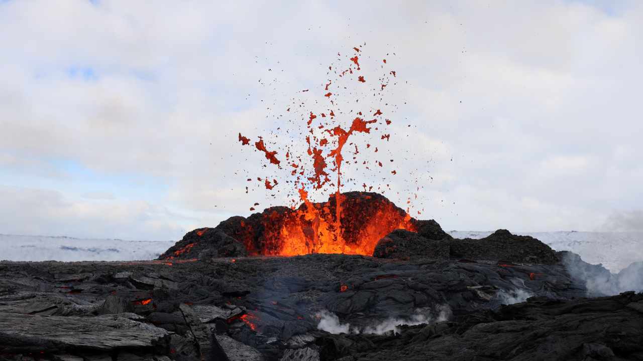 Islanda: vulcano erutta vicino alla penisola di Reykjanes