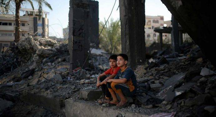 Infanzia sfollata: allarme per i 610mila baby profughi di Gaza