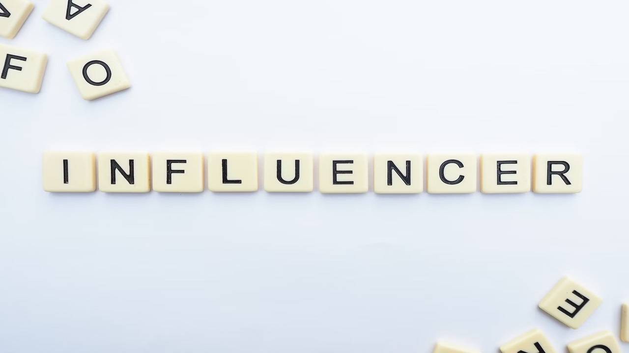 Deinfluencer vs influencer: ultima strategia di marketing?