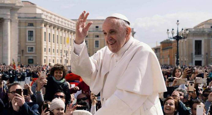 Papa Francesco: “Tutti siamo peccatori con i conti in rosso”