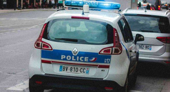 Francia: auto travolge un blocco degli agricoltori, uccisa una donna