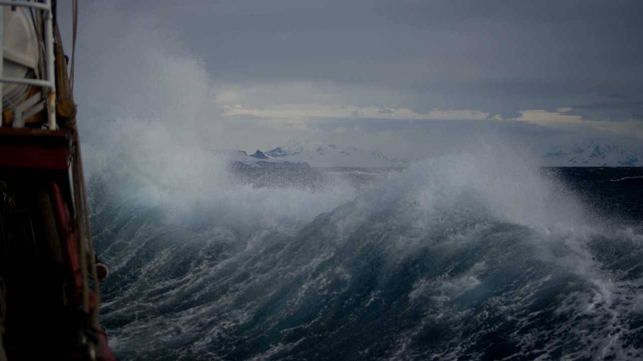 La tempesta Henk sferza la Gran Bretagna: venti a 150 km/h