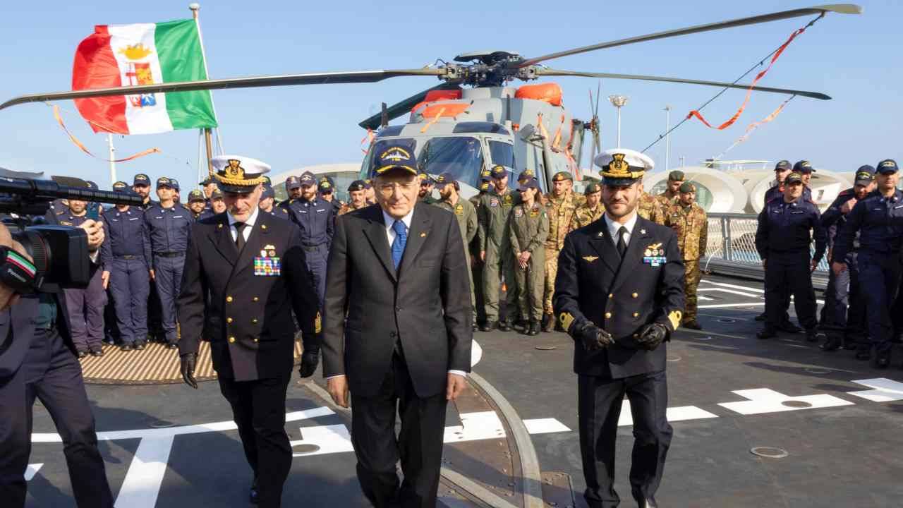 Mattarella da Cipro: “Grande impegno delle forze armate per la pace”