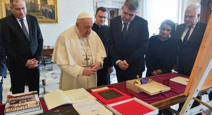 Il Papa riceve il primo ministro della Romania Ciolacu