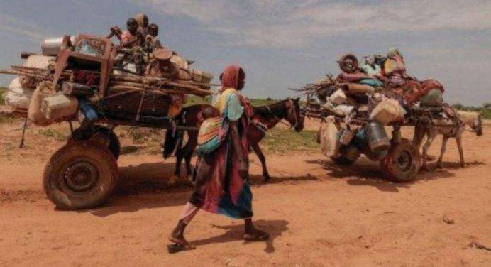 Sudan: in dieci mesi di guerra 12mila vittime e 10 milioni di profughi