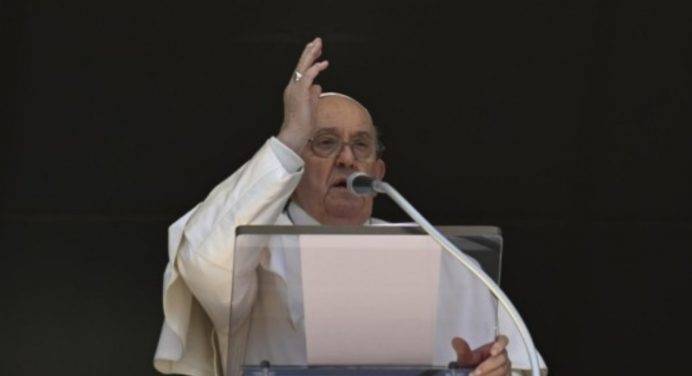 Il Papa: “La vita frenetica non sazia il cuore: la pienezza si realizza in Gesù”