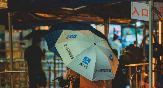 Cina: piogge torrenziali nel Guangdong, 11 dispersi