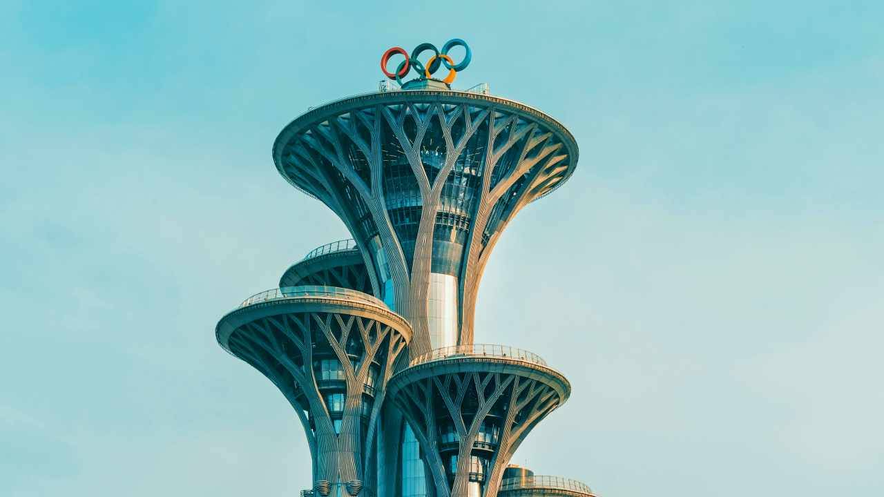 Olimpiadi di Parigi: acceso il “fuoco sacro” a Olimpia