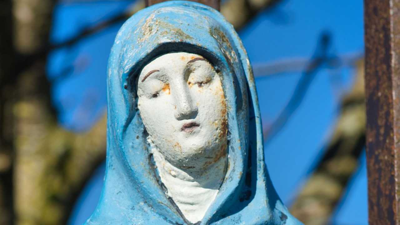 Il Papa omaggia la statua della Madonna di Lujan